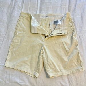 Old Navy Men's Cream Flat Front Shorts